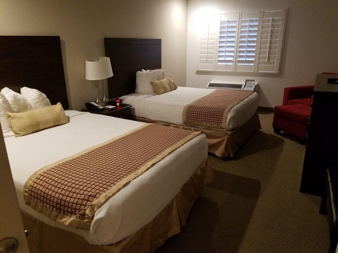 Ramada by Wyndham Tempe/At Arizona Mills Mall Bagian luar foto