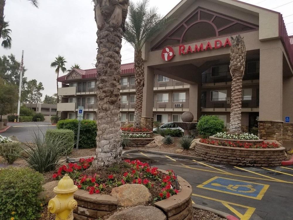 Ramada by Wyndham Tempe/At Arizona Mills Mall Bagian luar foto