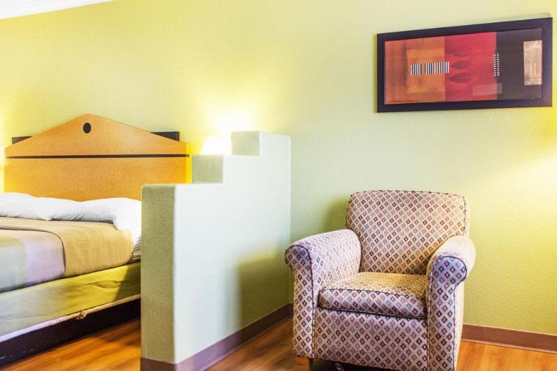 Ramada by Wyndham Tempe/At Arizona Mills Mall Bagian luar foto
